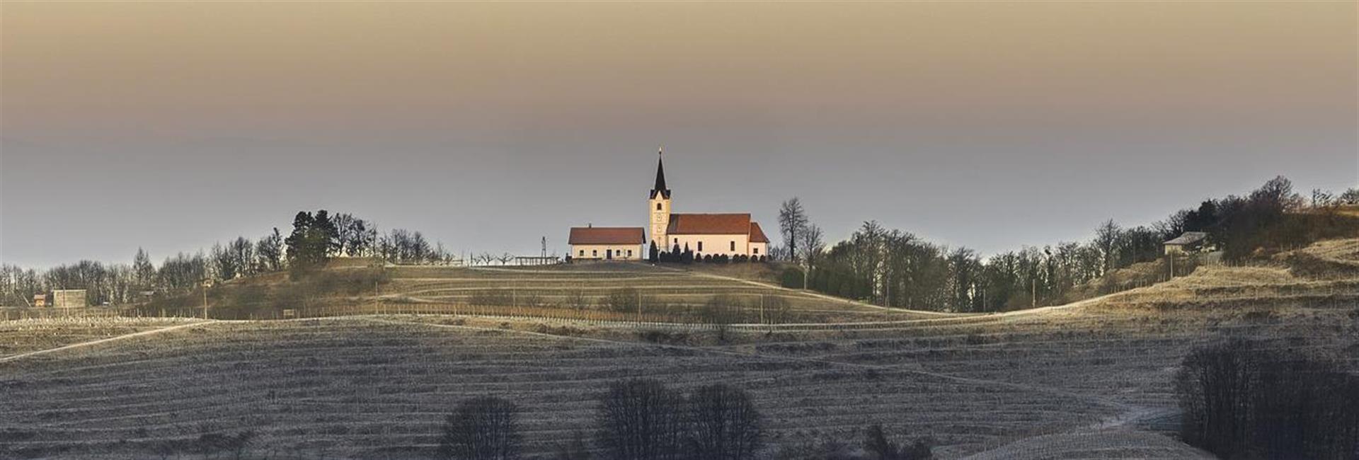 Cerkev sv. Ane Veliki Vrh